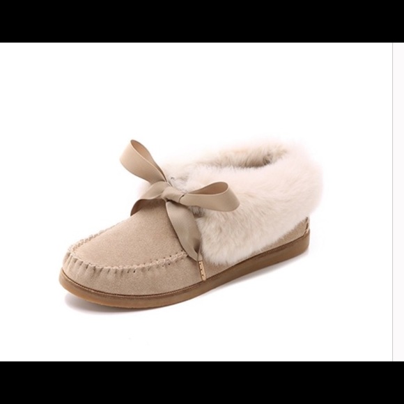 Tory Burch Shoes - Tory Burch Fur Bow Slippers